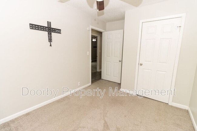 Building Photo - 60 Mountain View Dr