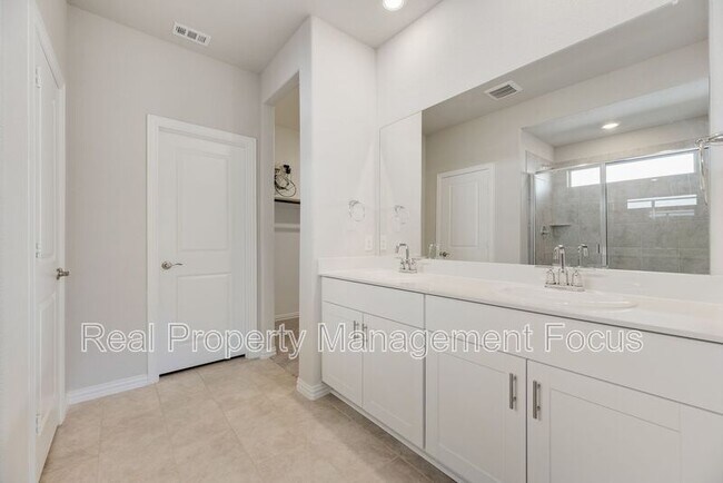 Building Photo - 203 Rocky Rd