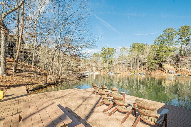 Building Photo - 117 Lakeview Cir