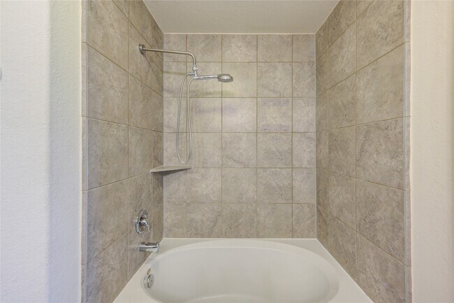 Building Photo - 8335 Hawthorn Vly Ln