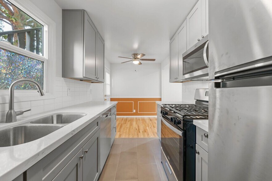 Building Photo - 3720 W Chandler Blvd