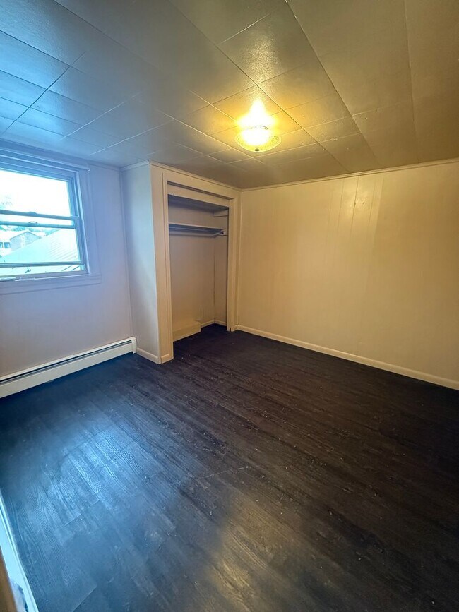 Building Photo - 2 bedroom possibly 3 with oversized Garage/Work Shop in Newville