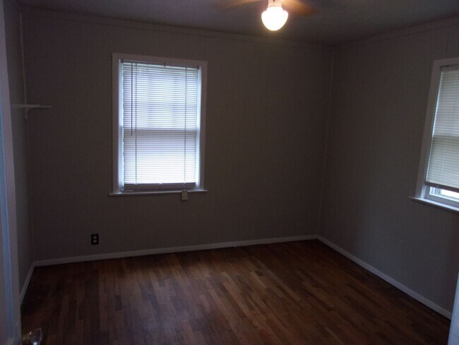 Building Photo - 328 S Talley Ave