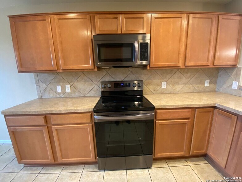 Building Photo - 3708 Greenridge