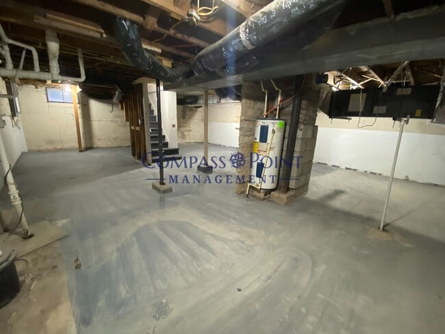 Building Photo - A Lovely 3 Bedroom, 2 Story Home Off Loudo...
