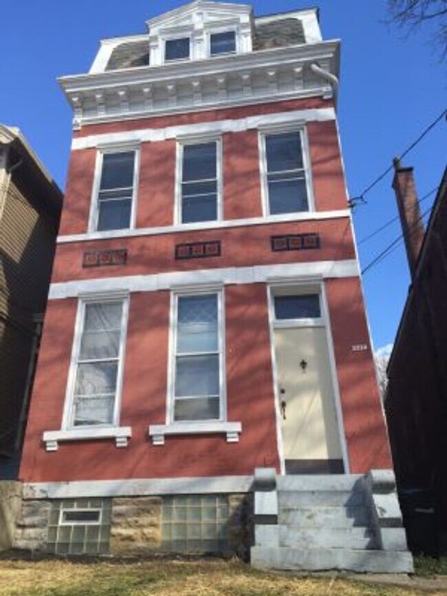 Building Photo - 3210 Bishop St