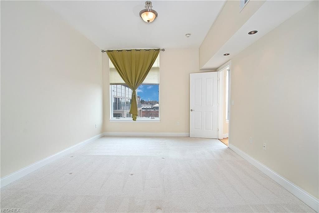 Building Photo - 16800 Van Aken Blvd