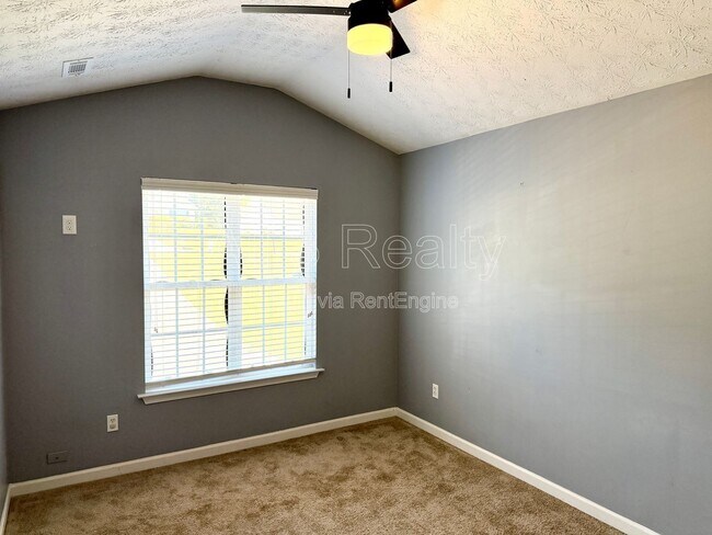 Building Photo - 11166 Knotty Pine Pl