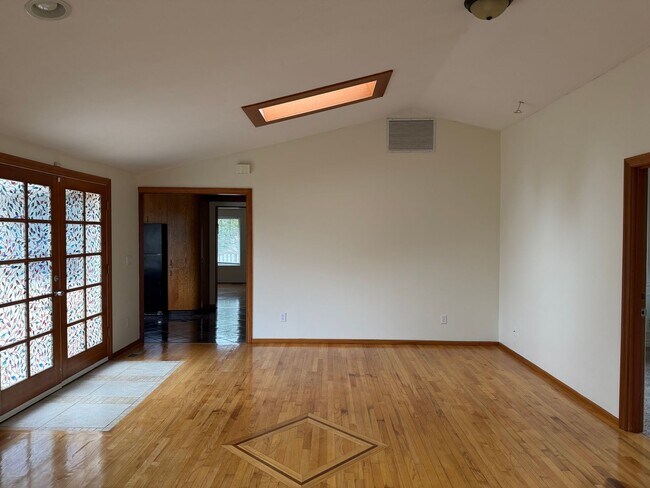 Building Photo - Charming Everett Rambler — 3 Bedrooms + Bonus Room