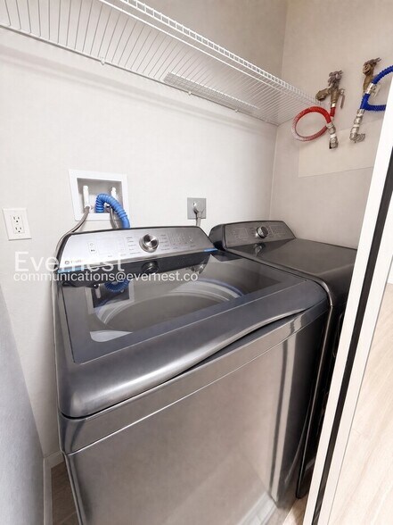 Building Photo - 13601 Frigate Ct