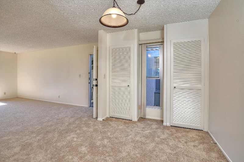 Building Photo - 5518 Armitos Ave