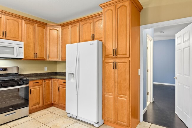 Building Photo - 68 Richard Dr