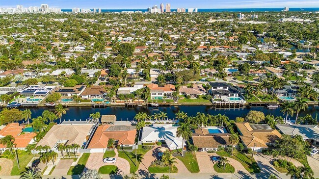 Building Photo - 2207 NE 16th Ave