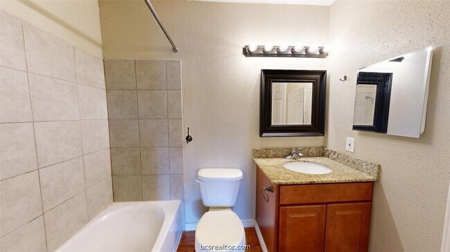 Building Photo - 904 University Oaks Blvd