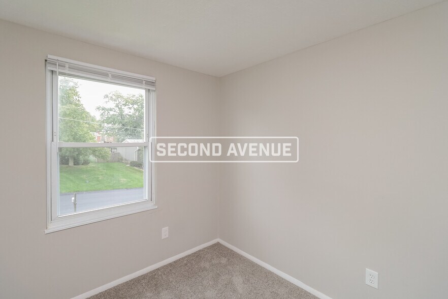 Building Photo - 564 Carnival Dr