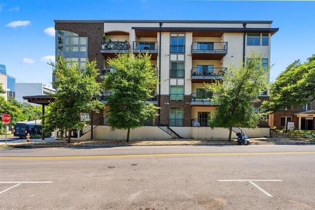 Building Photo - 908 Nueces St