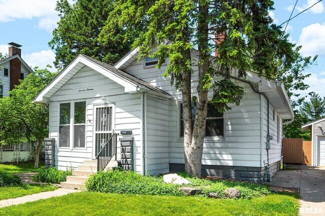 Building Photo - 1413 W Gilbert Ave