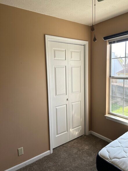Building Photo - 704 Jayme Rhae Ln