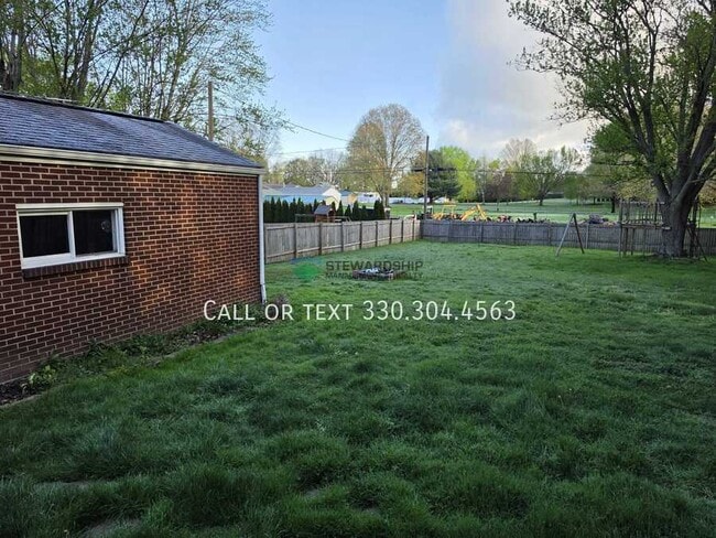 Building Photo - 1040 Stuart St NW