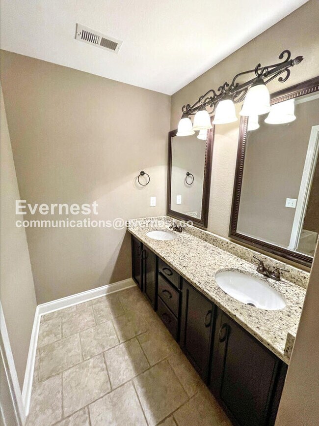 Building Photo - 1508 Green Grove Way