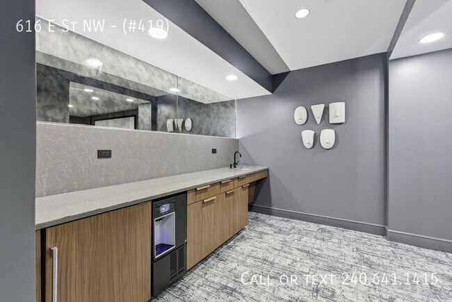 Building Photo - 616 E St NW