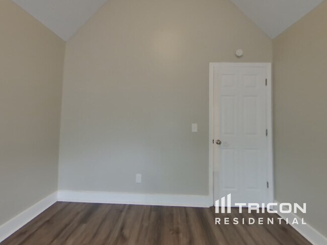 Building Photo - 4550 Talon Way