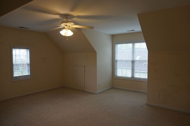 Building Photo - 3 Bedroom 2.5 Bathroom with a Bonus Room located in Creeks Edge Subdivision in Sneads Ferry!