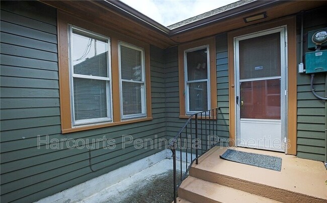 Building Photo - 4 Webster Pl