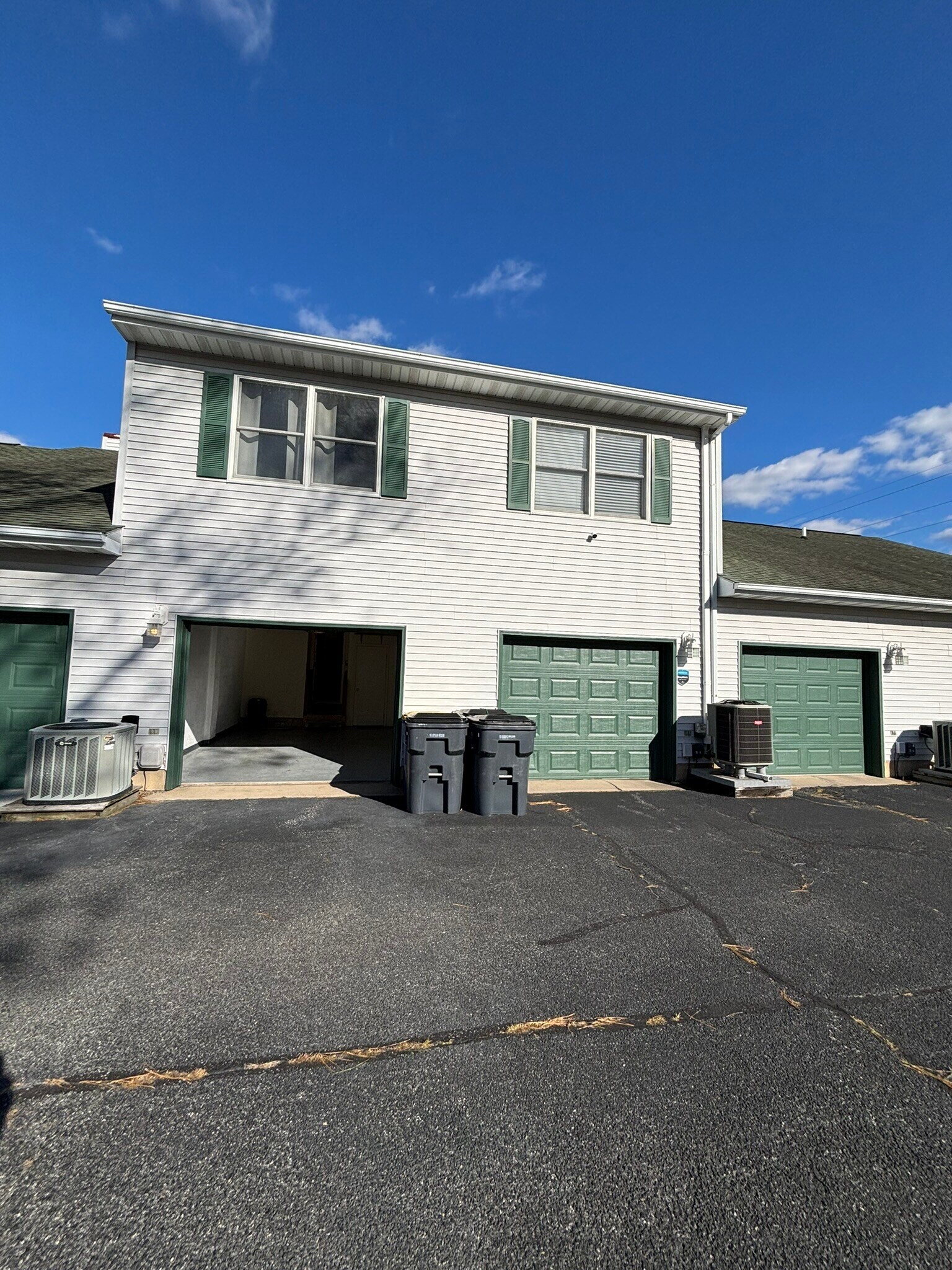 Garage - 405 Franklin St