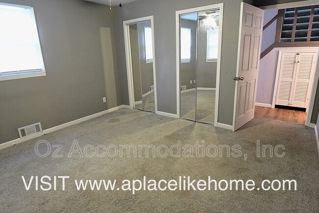 Building Photo - 5402 NW Venetian Dr
