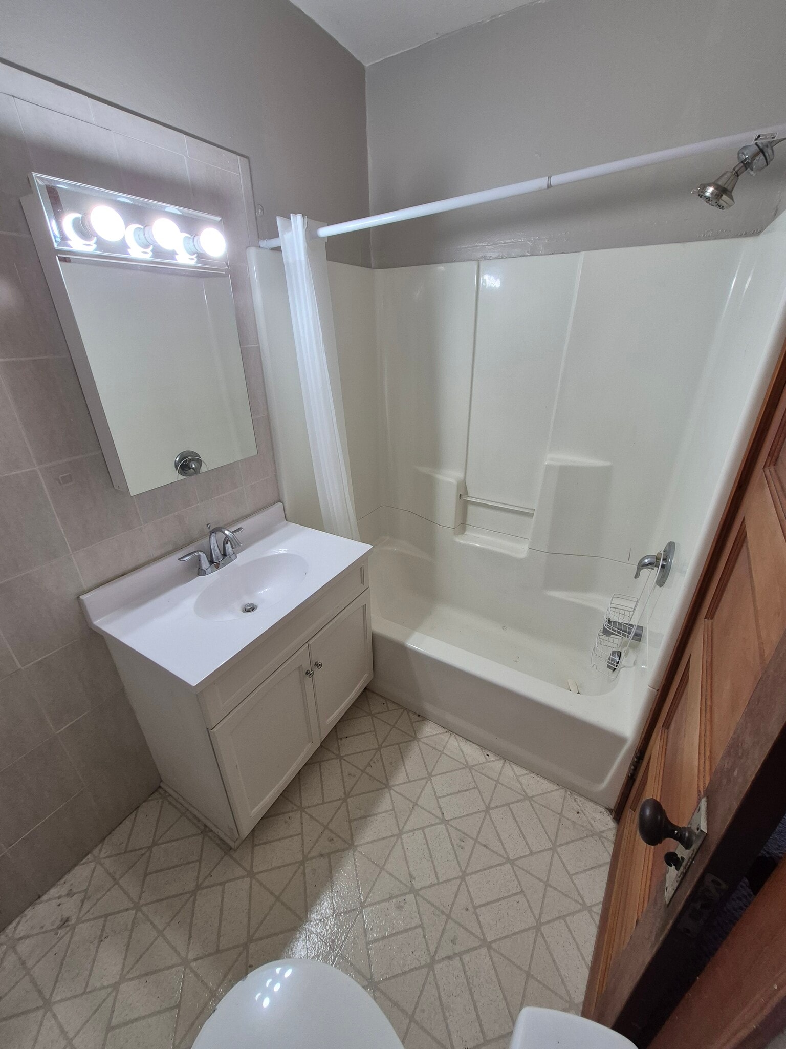 Bathroom - 139 W Main St