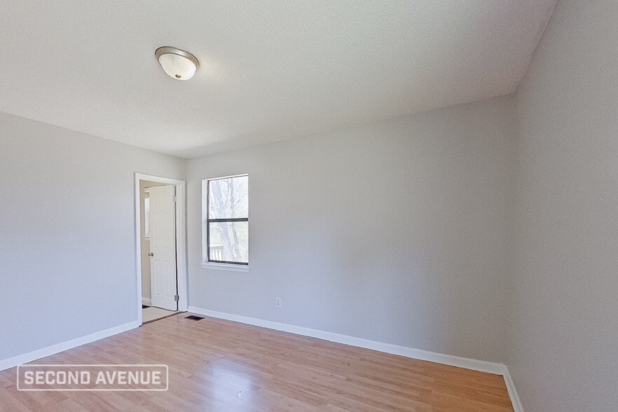 Building Photo - 434 15th Terrace NW