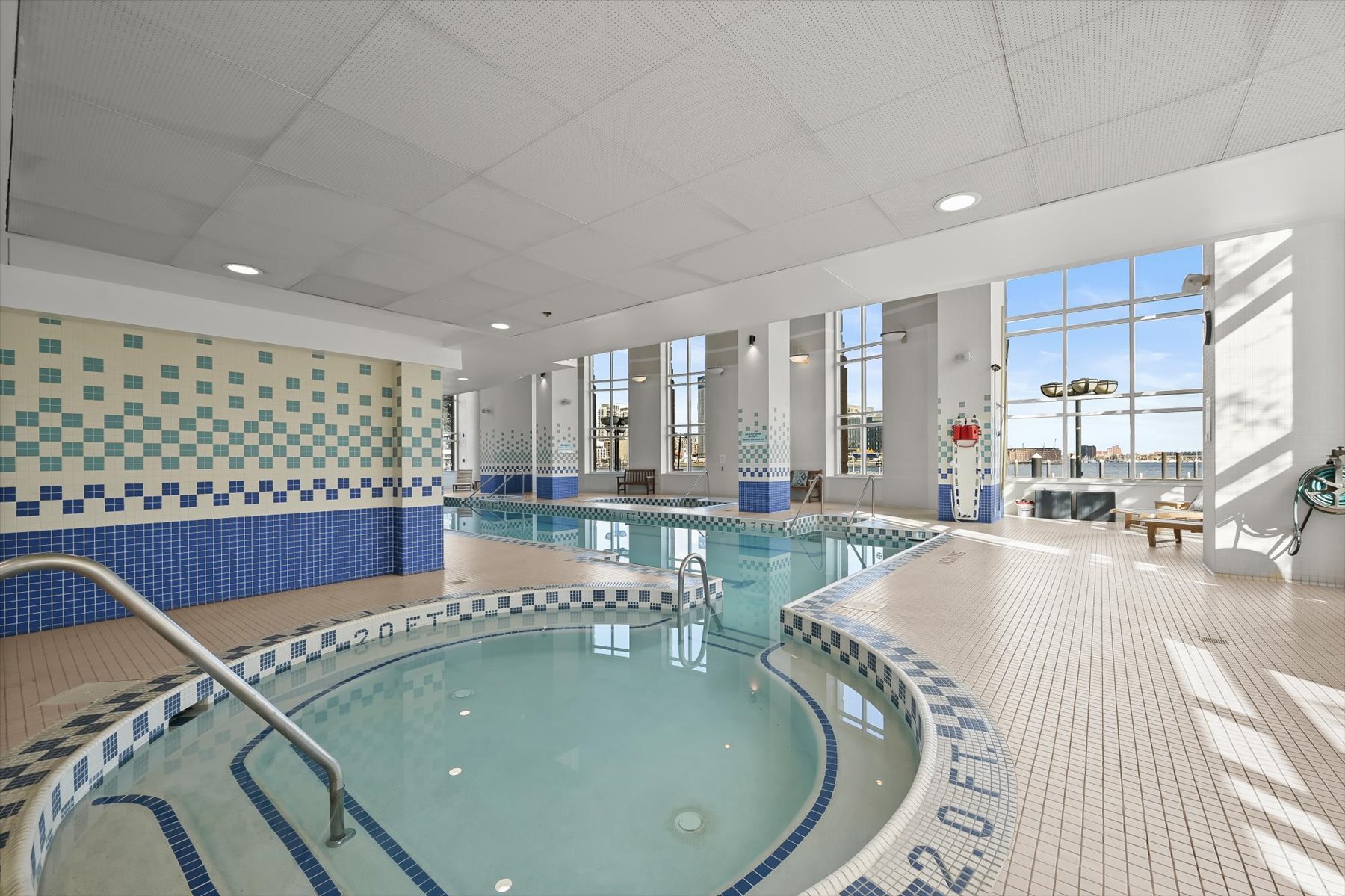 Building Photo - 100 Harborview Dr