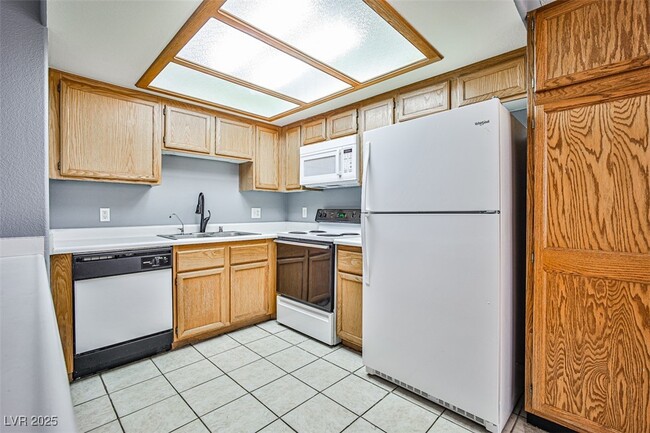 Building Photo - 8410 Eldora Ave