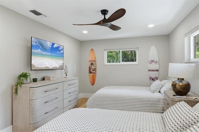 Building Photo - 5159 Oakmont Pl