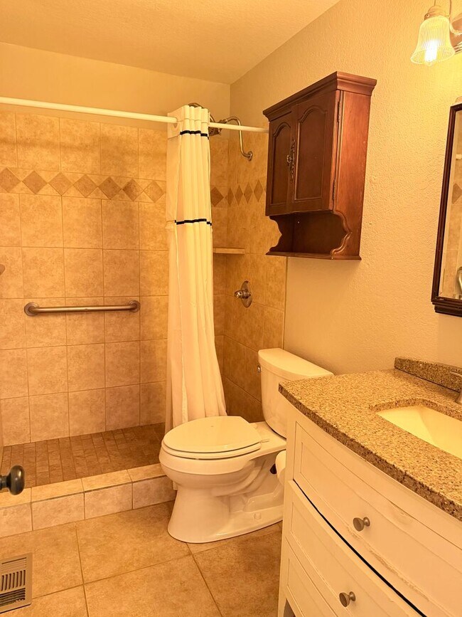 Building Photo - 3120 Mirage Dr