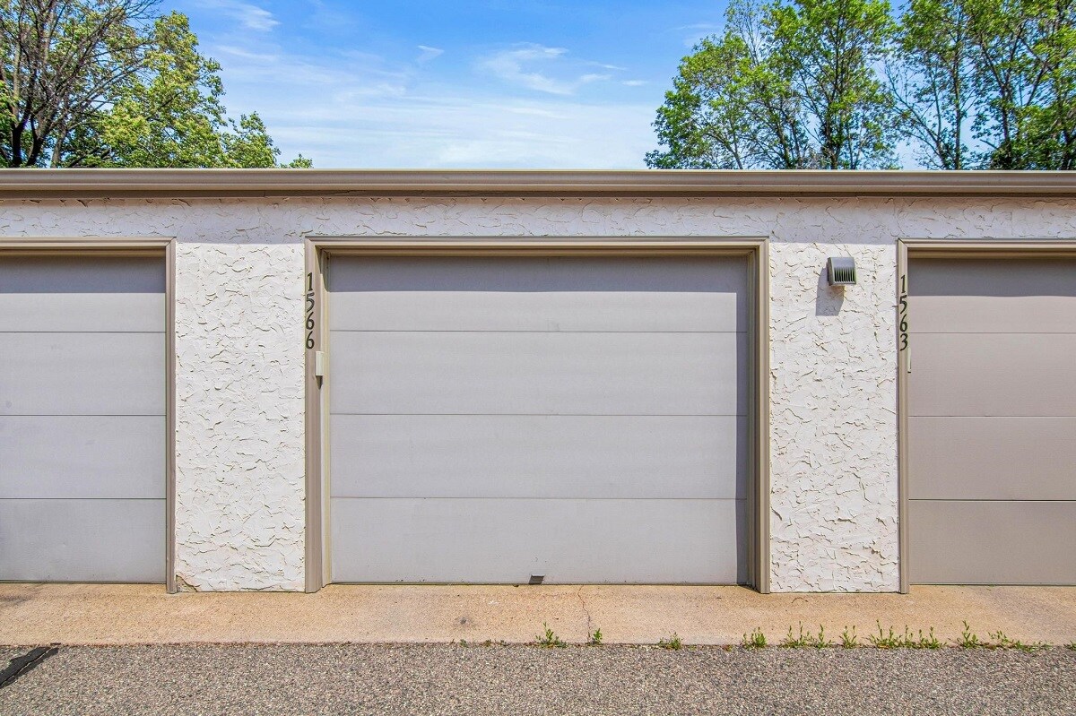 Building Photo - 1566 Millpond Ct