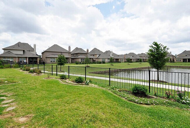 Building Photo - 13117 Stoneleigh Terrace Dr