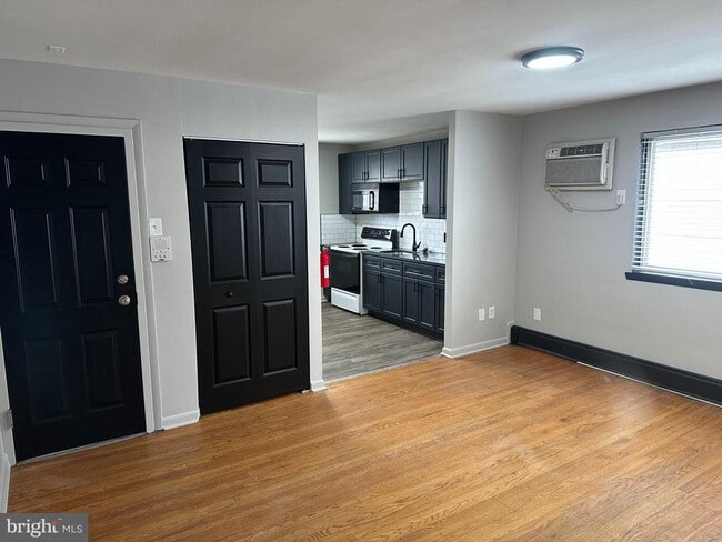 Building Photo - 517 Morgan Ave