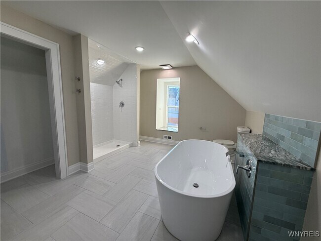 Building Photo - 336 Germania St