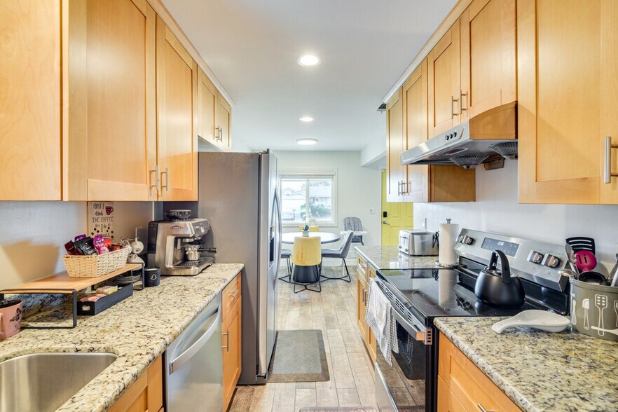 Building Photo - 4615 Armour Dr