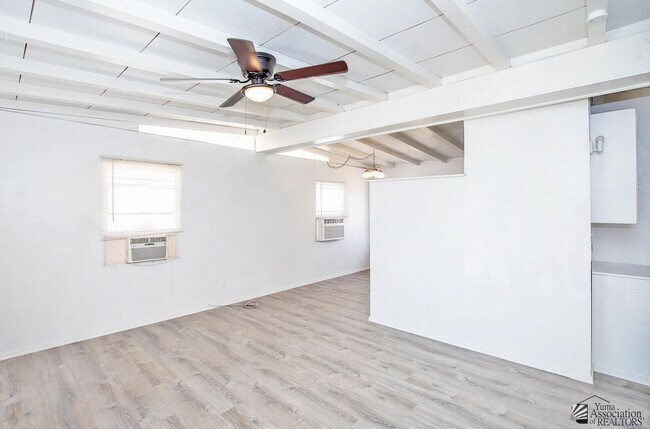 Building Photo - 666 S Orange Ave