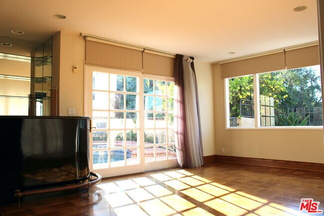 Building Photo - 11502 Dona Teresa Dr