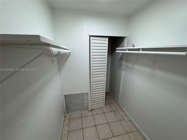 Building Photo - 6301 SW 27th St