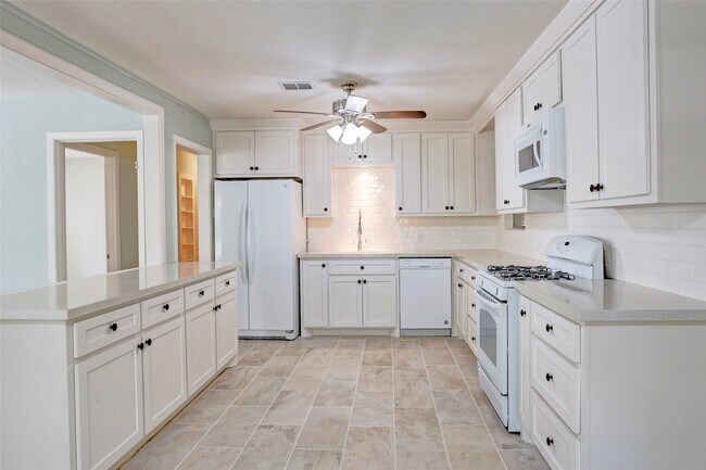 Building Photo - 3611 Galway Ln