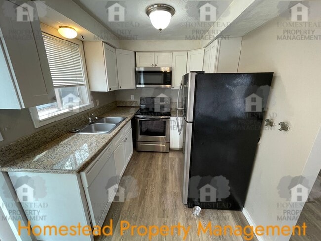 Building Photo - 661