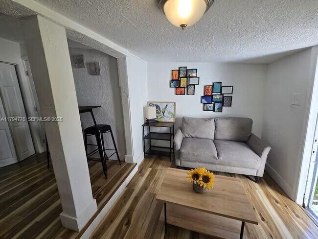 Building Photo - 7638 N Miami Ave