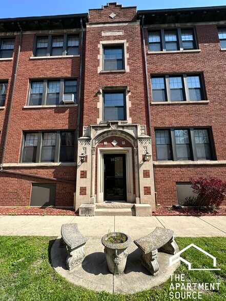 Building Photo - 1025 Dempster St