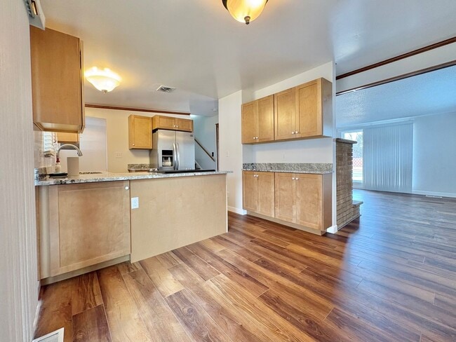 Building Photo - Renovated 3 Bed Home with Huge Yard & 2-Car Garage