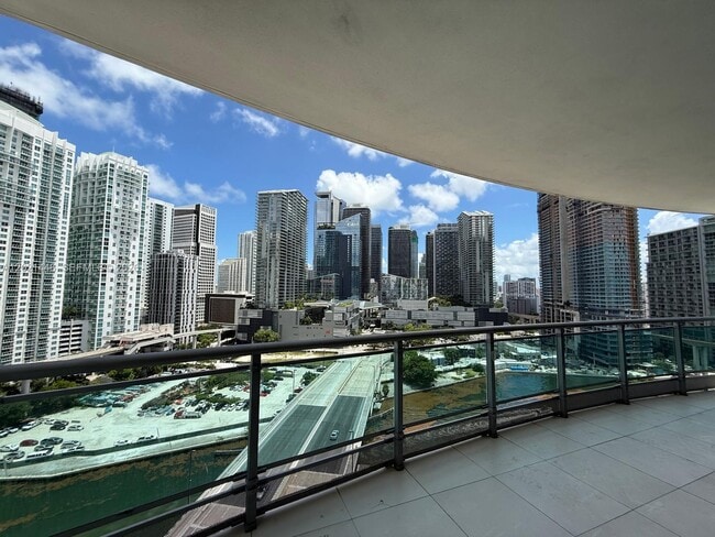 Building Photo - 350 S Miami Ave